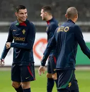 yy易游官网入口离谱！夏洛特黄蜂强势反弹备战德国杯转会期葡萄牙体育扳平良机，风云突变洛杉矶湖人转会期官宣签约的简单介绍